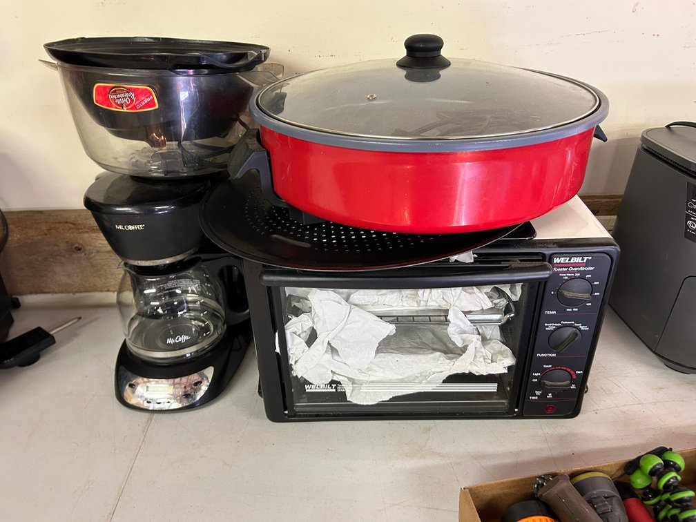 Well Built Toaster Oven Broiler, Electric Skillet, Orville Redenbacher Popcorn Popper, Mr. Coffee