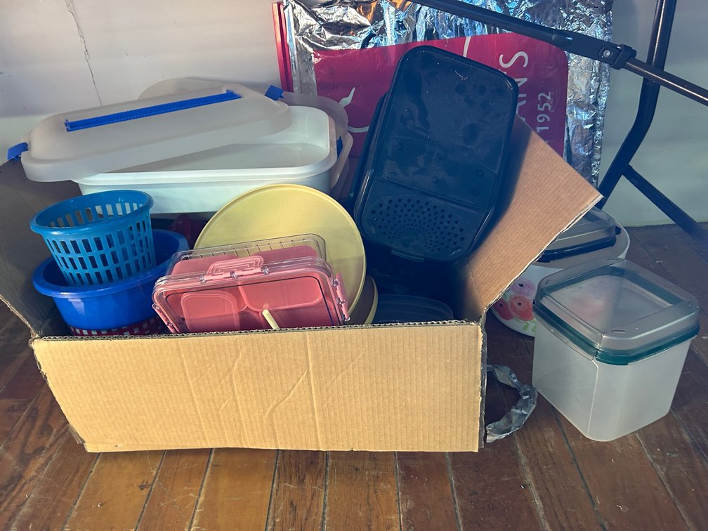 Storage containers