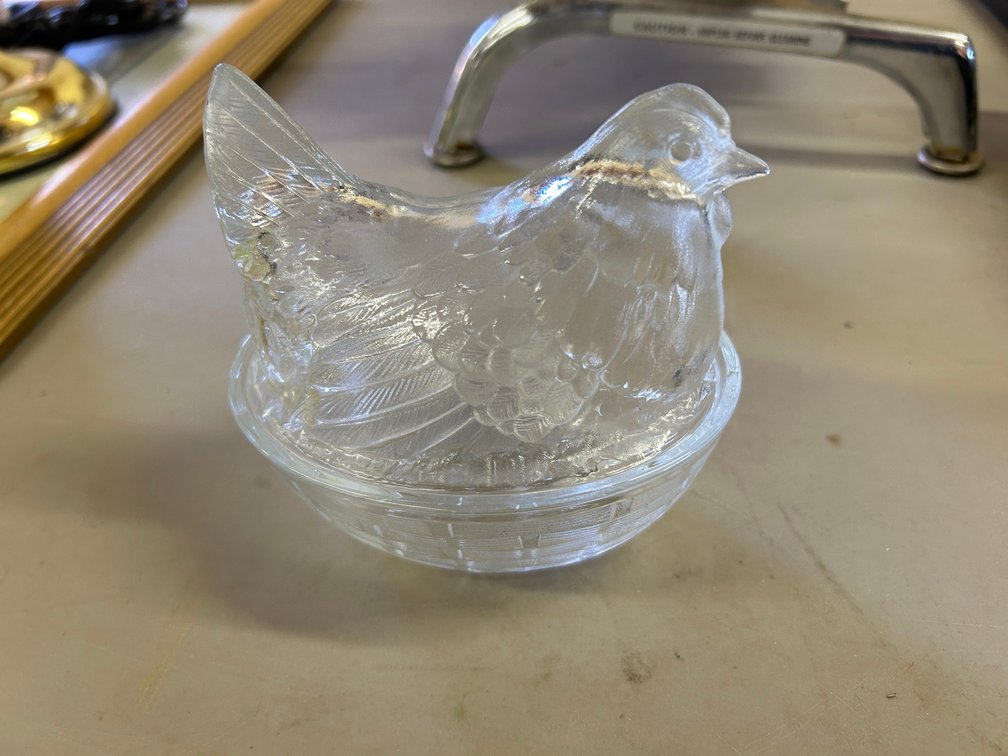 Clear Glass hen on a Nest