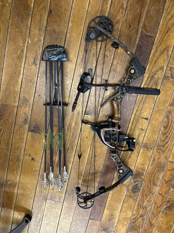 Mathews Solo Cam, Compound Bow, Arrows