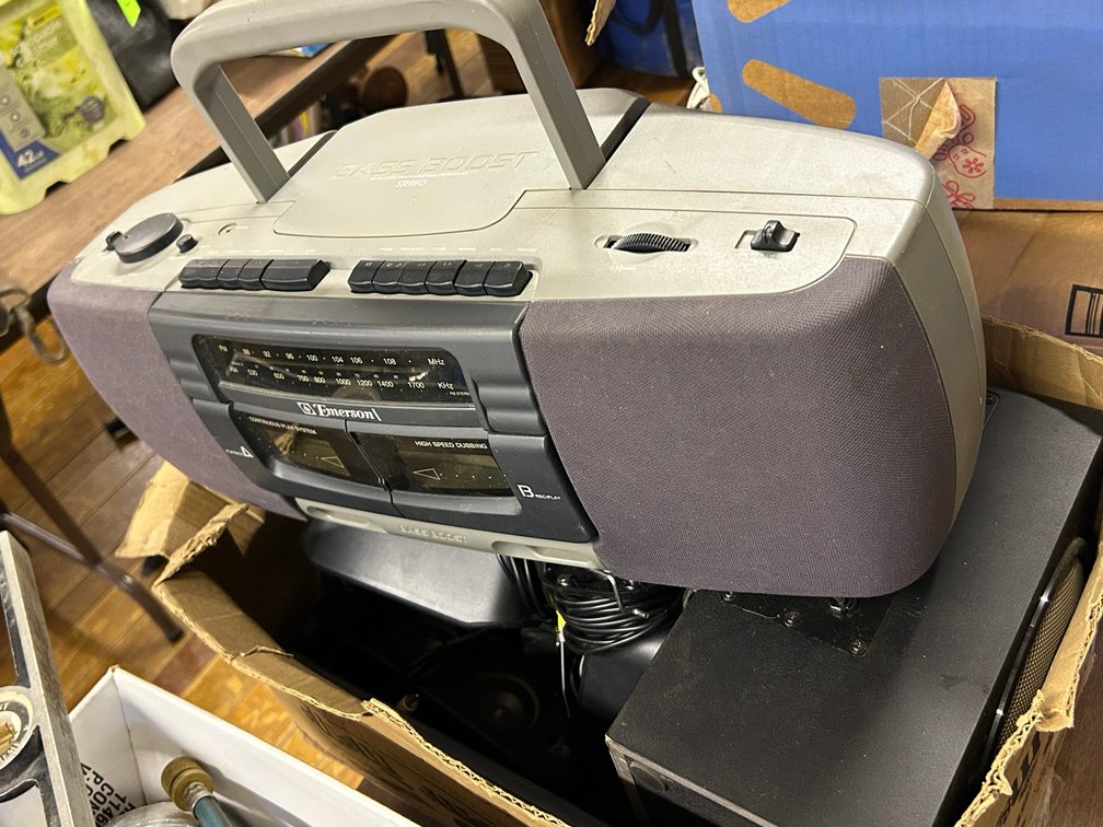Emerson Boom Box, Logitech X530 Speaker Set