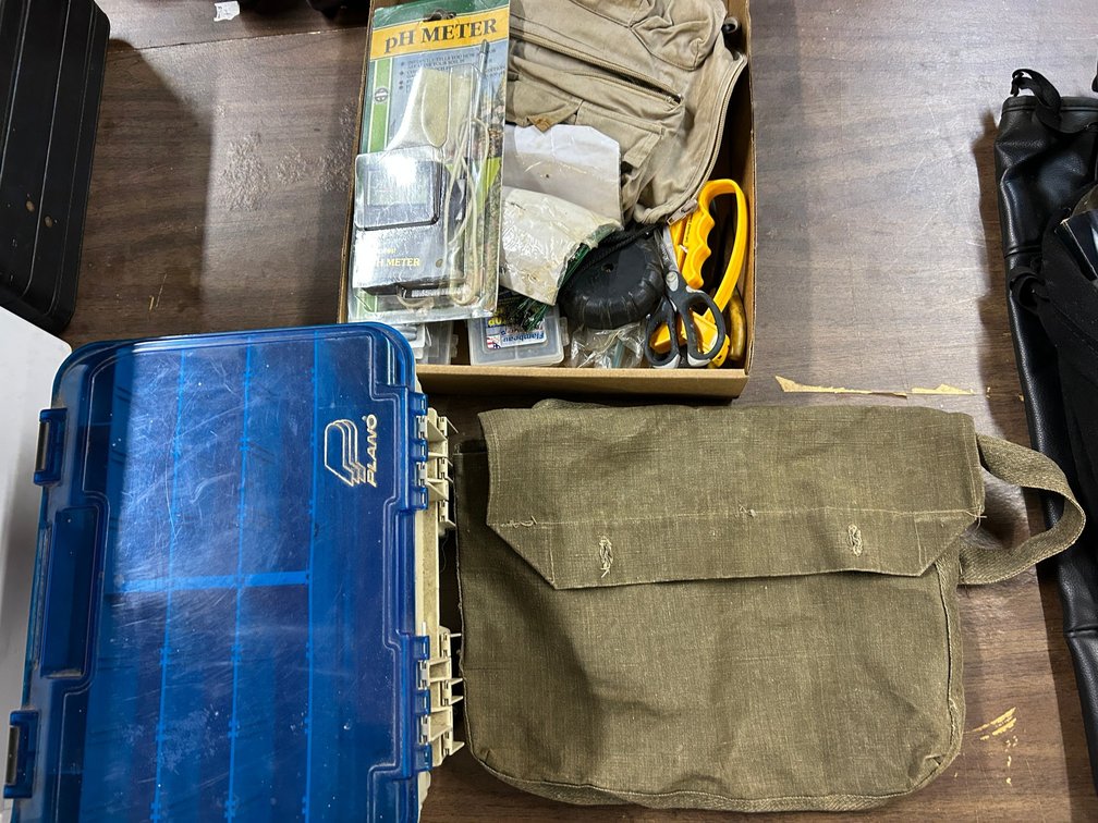 Canvas Pouch, Tackle Box, Scissors, EH Meter, Garland,