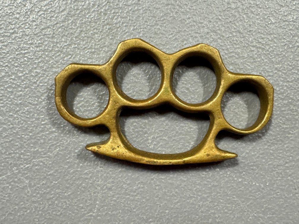 [3462]  Brass Paperweight