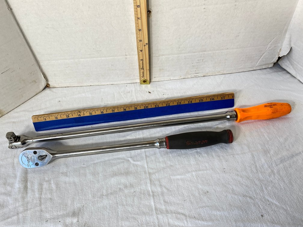 Snap On 1/2 Inch Drive 1 Rachet and 1 Breaker Bar