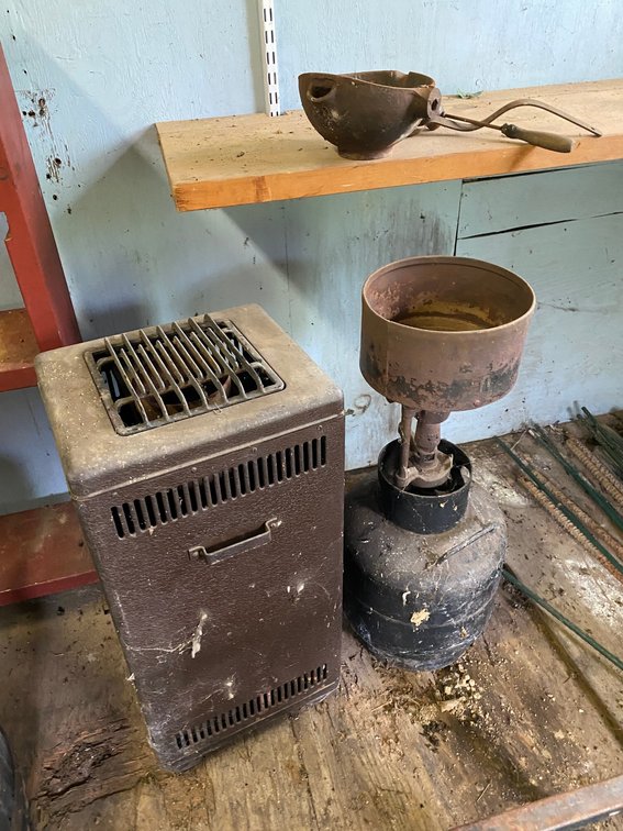 Custom Made Propane Tank with Lead Melting Attachment