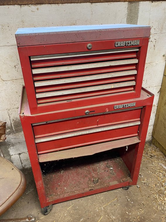 Craftsman rolling tool box