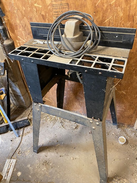 Craftsman Router Table with a Router in it
