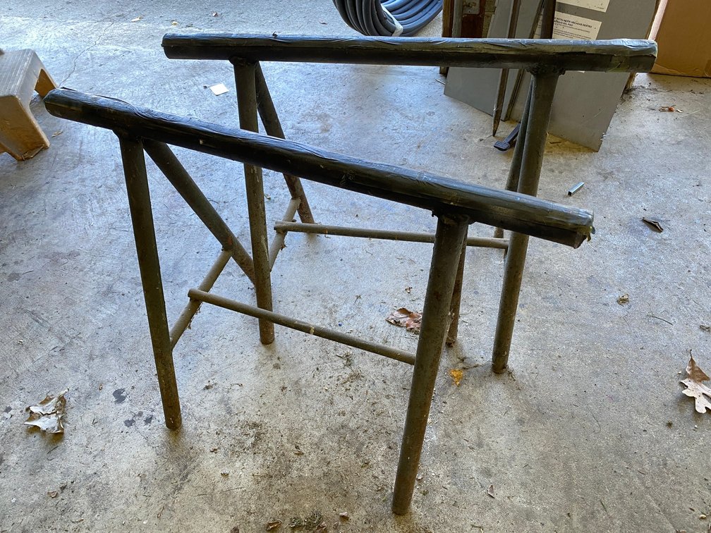 2-Metal Pipe Saw Horses