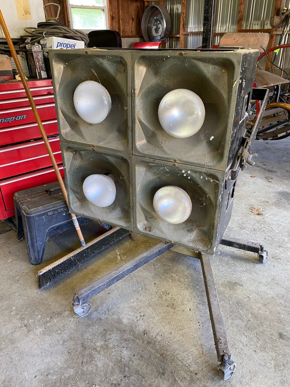 Rolling Work Light on a Metal Stand with 4 Bulb Light Assembly