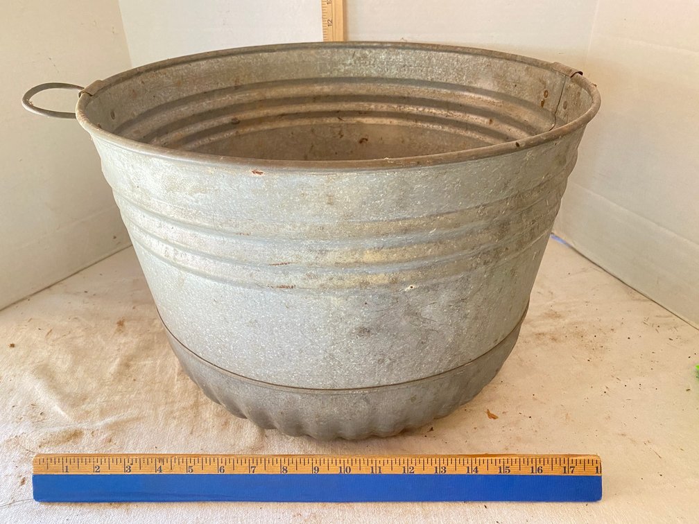 Galvanized 1 Bushel Basket