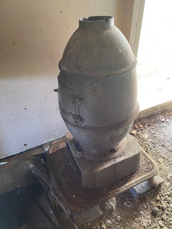 Bell Side Antique Potbelly Stove