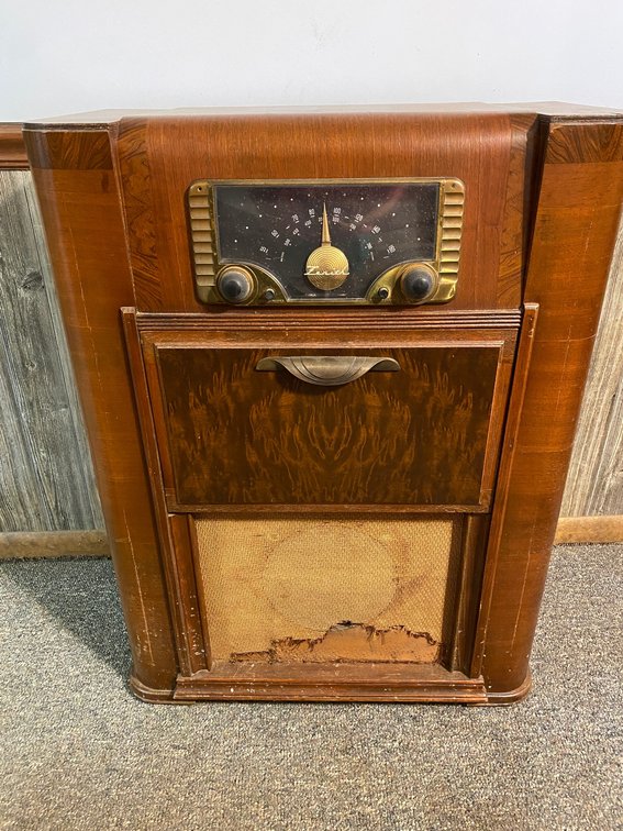 Zenith Console Radio