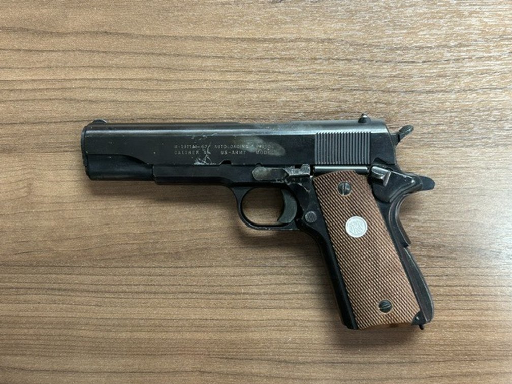 [3156]  1911-Style Stage or Prop Pistol