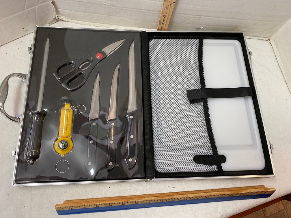 Fish Filleting Set in a Travel Case, Cutting board Knives, Scale, Scissors