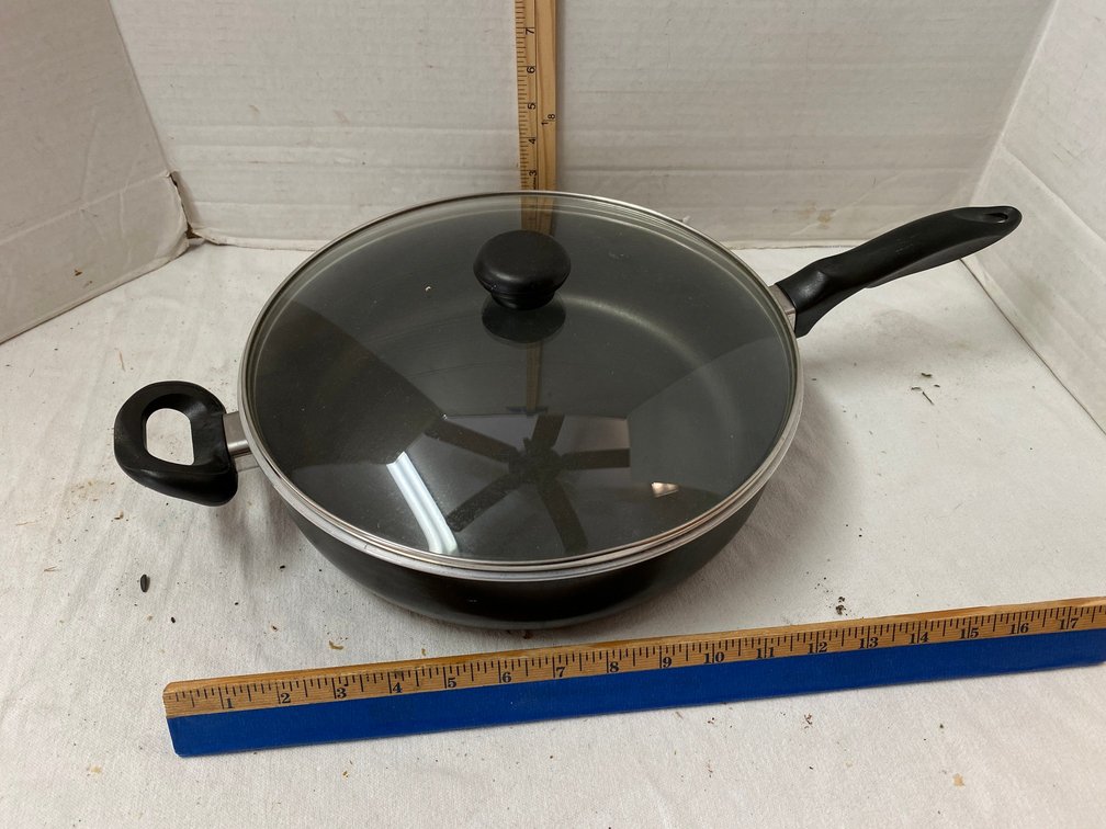 Ware ever Skillet with Glass Lid