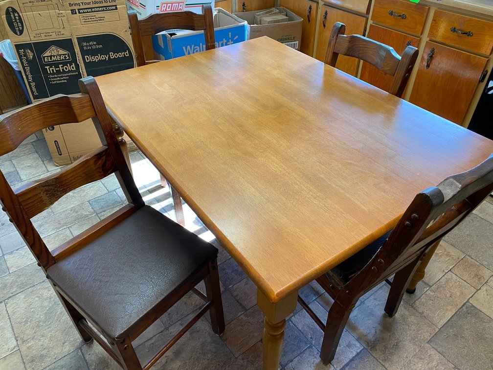 Kitchen Table with 4 Chairs