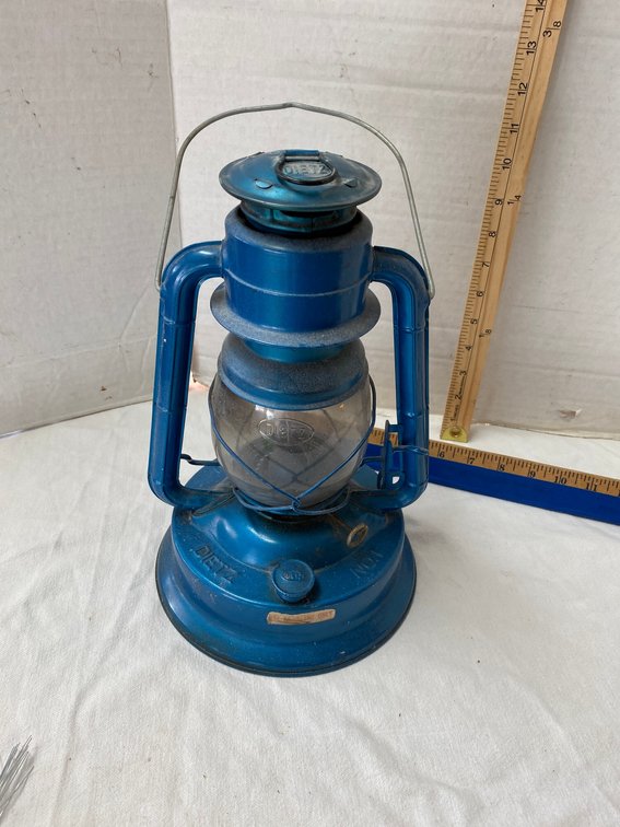 Deets Number 1 Little Wizard lantern