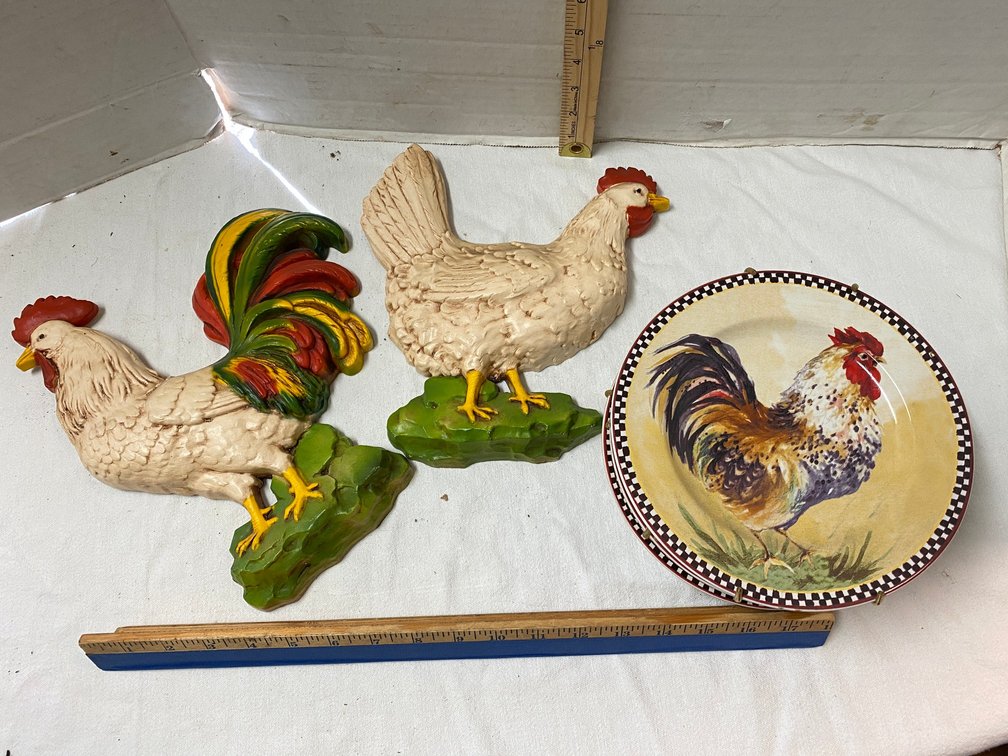 4 Rooster Decorator Plates, 2- Home Interiors Chickens to Mount on the Wall