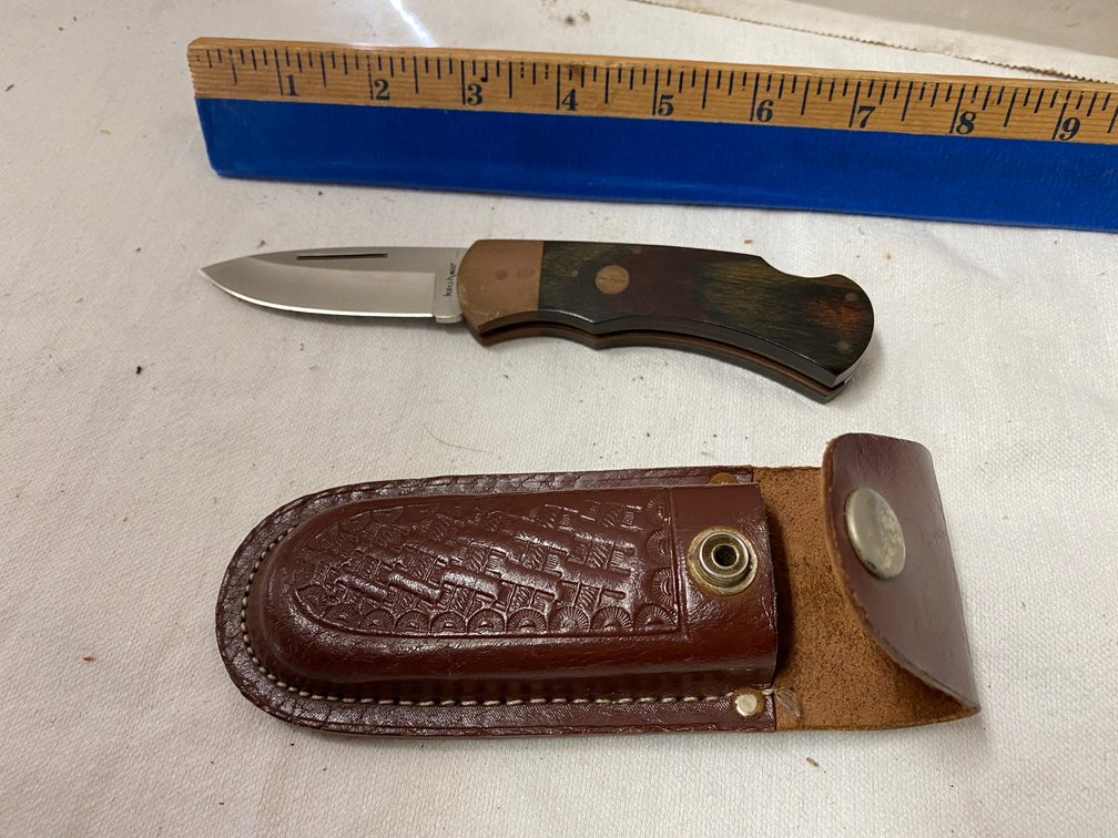 Kershaw pocket knife with Holder