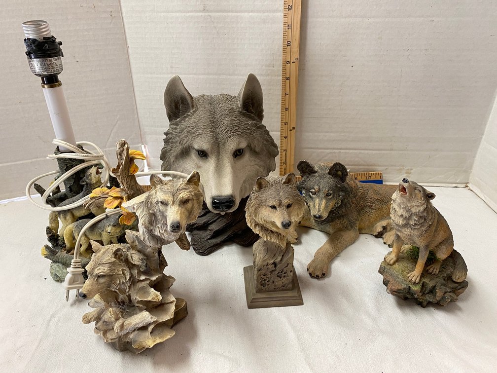 Wolf Collectable Decorator Items