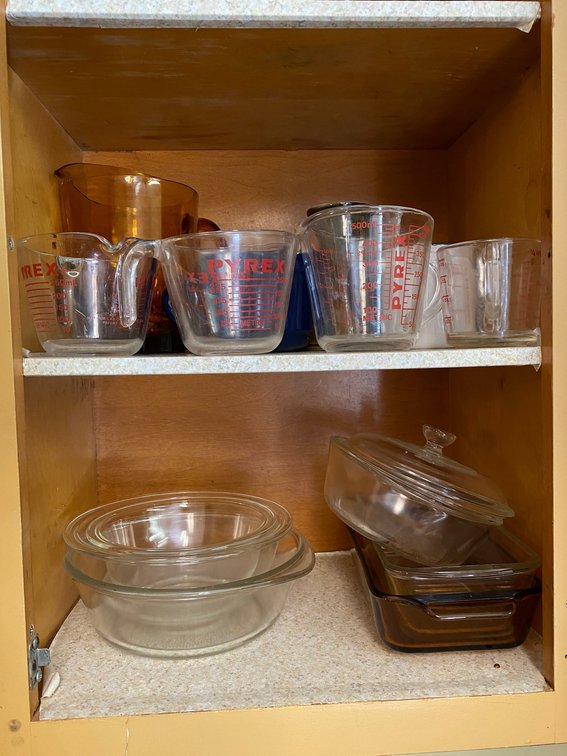 4-Glass Measuring Cups, Bowls, Bread Pans,