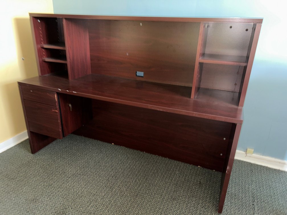 72x52x24 Desk