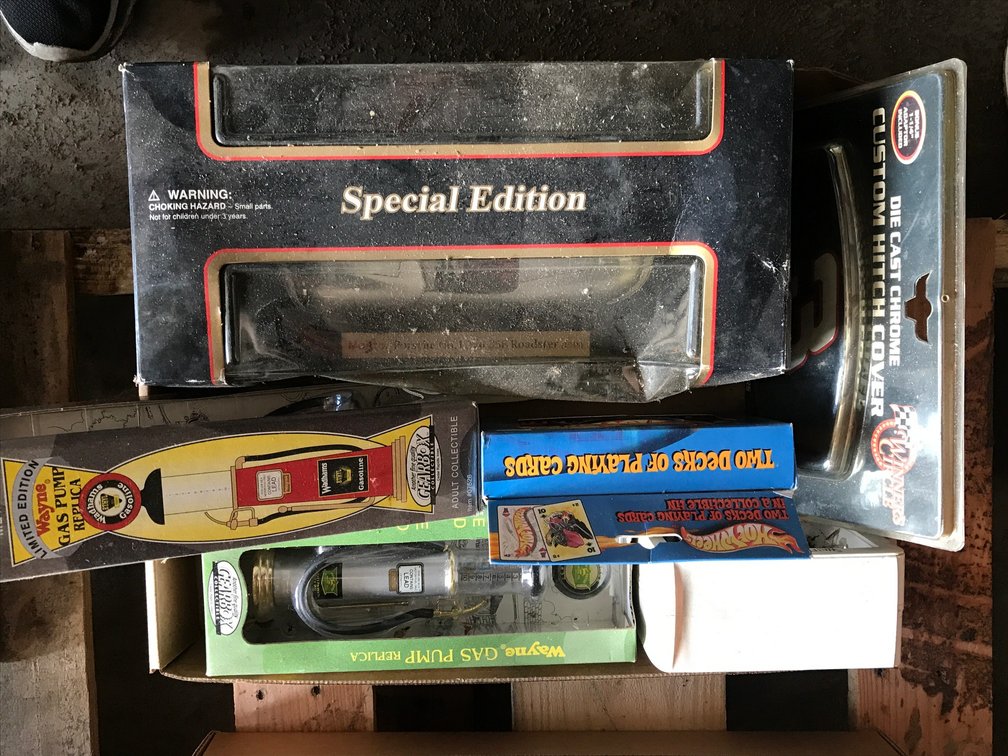 Die Cast Cars, Gas Pump Replicas, Hot Wheels, Dale Earnhardt Hitch Cover