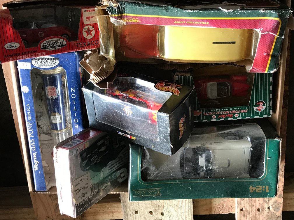 Die Cast Cars, Gas Pump Replica, Nascar Playing cards, Misc.