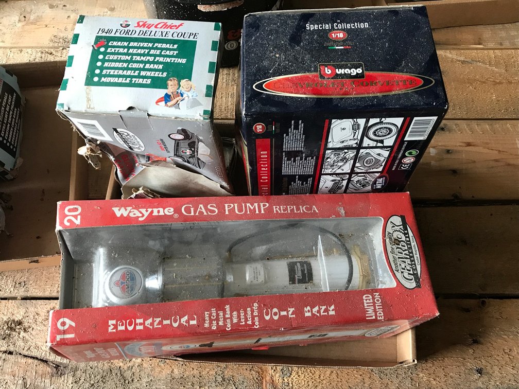 Toy Gas Pump in Box, Die Cast Cars