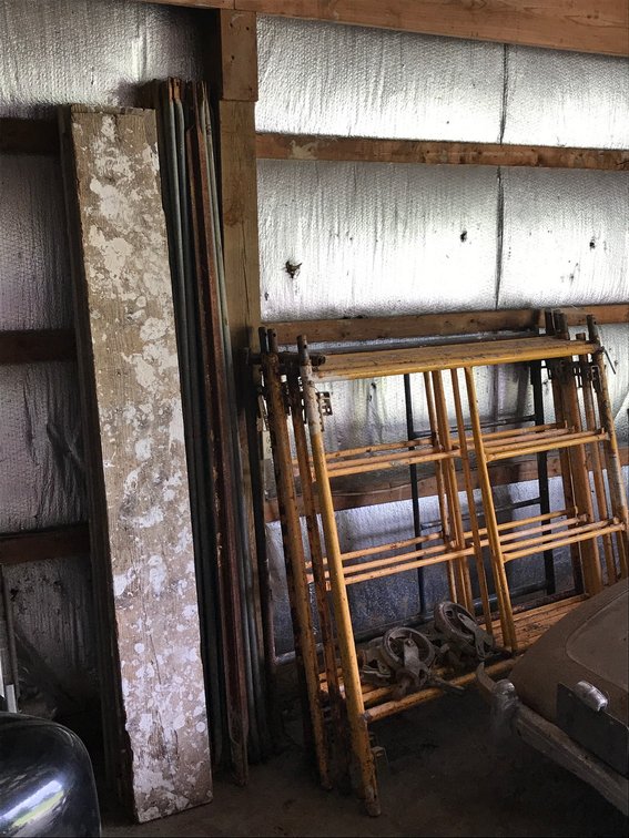 Scaffolding, Stabilizing Bars, Walking Boards, Scaffolding Wheels included