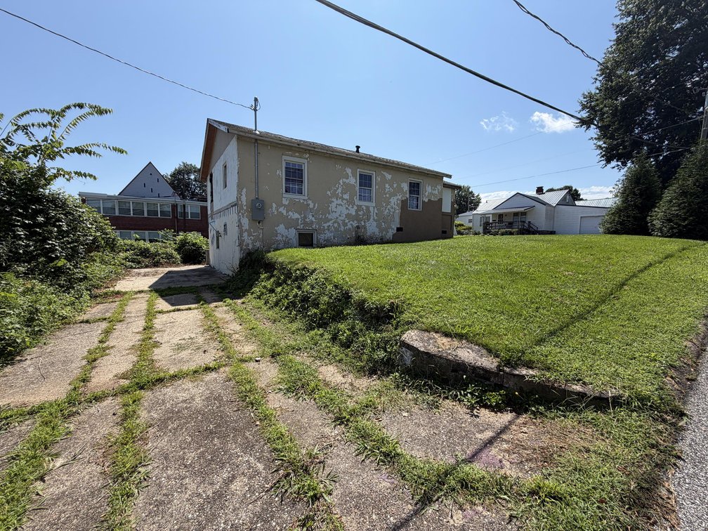 Image for 2 Bedroom Home on Corner Lot in Saint Albans