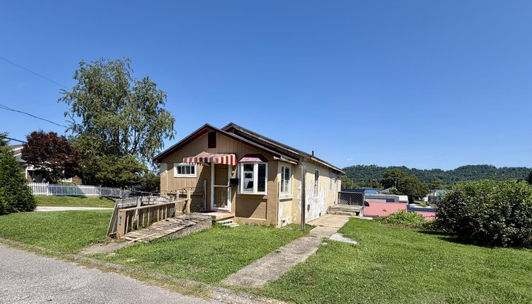 Image for 2 Bedroom Home on Corner Lot in Saint Albans