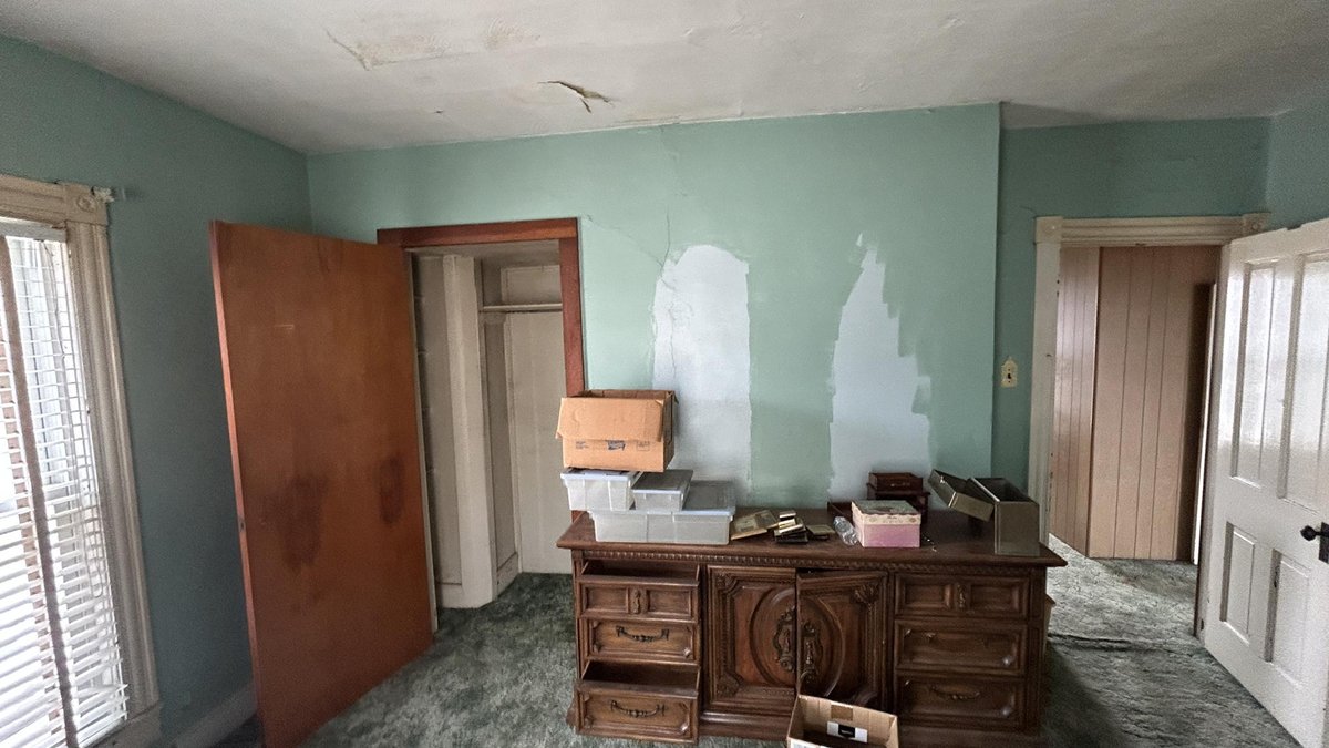 Image for 5-Bedroom Clarksburg Home with Detached Garage Selling to the Highest Bidder