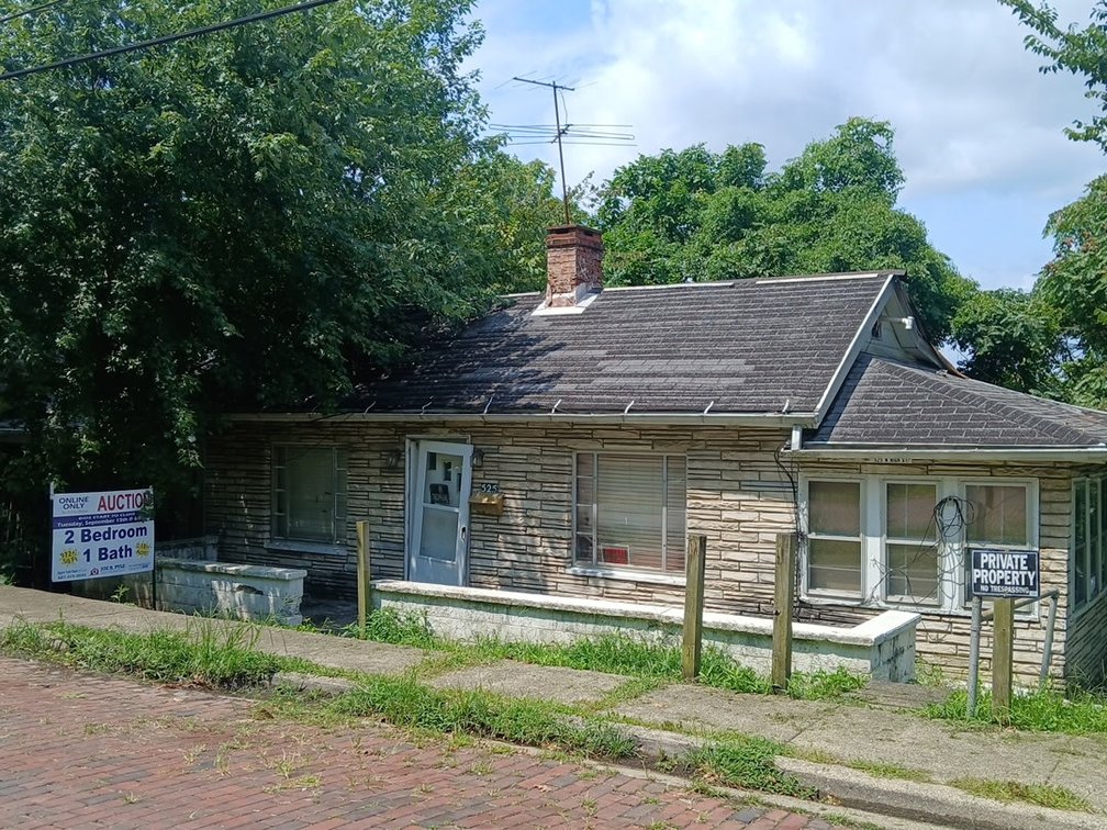Image for Renovation Opportunity: 2 Bedroom in Huntington