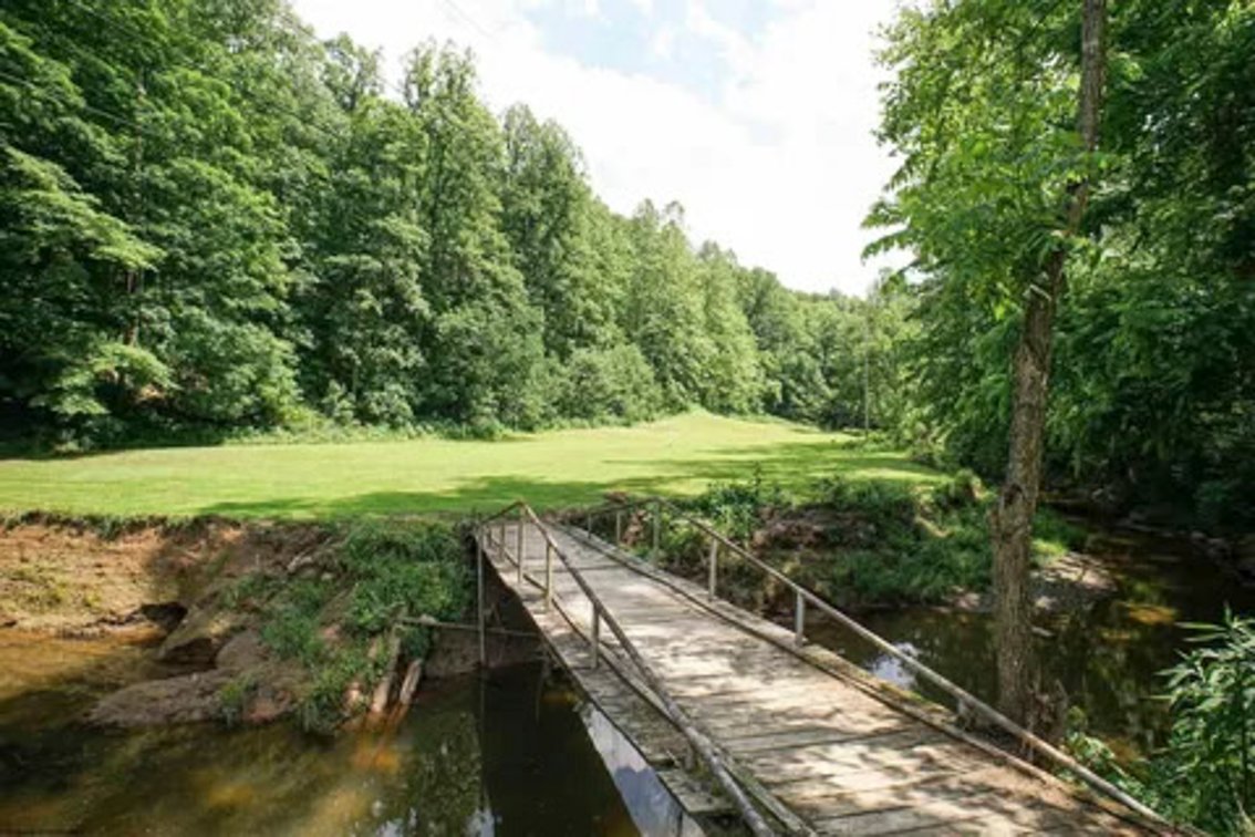 Image for Spacious 3 Bedroom on 41 Acres in Alum Bridge