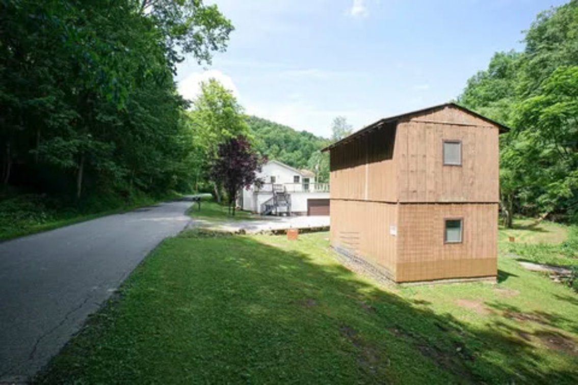 Image for Spacious 3 Bedroom on 41 Acres in Alum Bridge