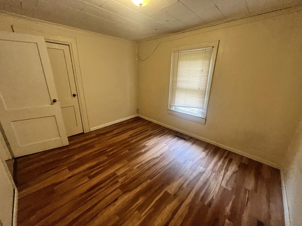 Image for SOLD $112,750 - Income Generating Commercial Building with Apartment in Charleston