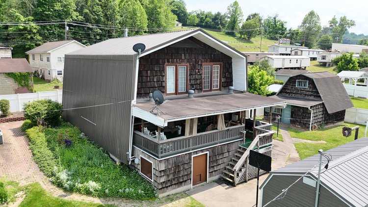 Image for Spacious 4 Bedroom with Garage Apartment in Weston