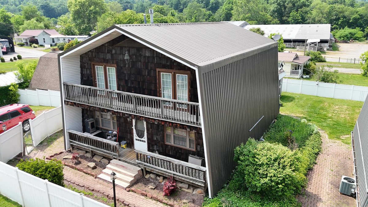 Image for Spacious 4 Bedroom with Garage Apartment in Weston