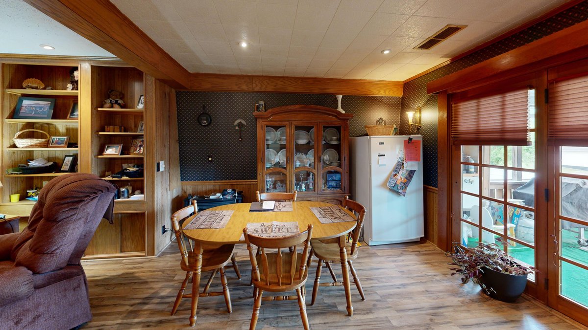 Image for Spacious 4 Bedroom with Garage Apartment in Weston