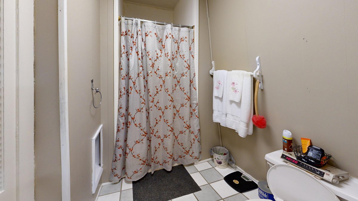 Image for Spacious 4 Bedroom with Garage Apartment in Weston