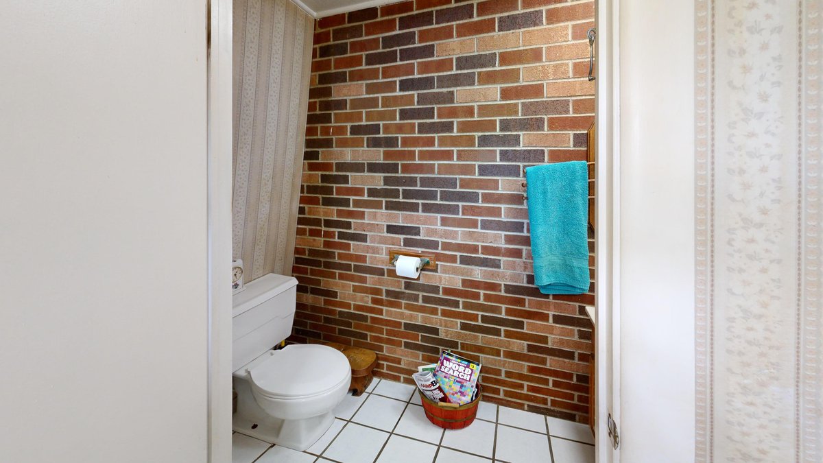 Image for Spacious 4 Bedroom with Garage Apartment in Weston