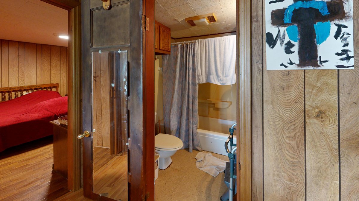 Image for Spacious 4 Bedroom with Garage Apartment in Weston