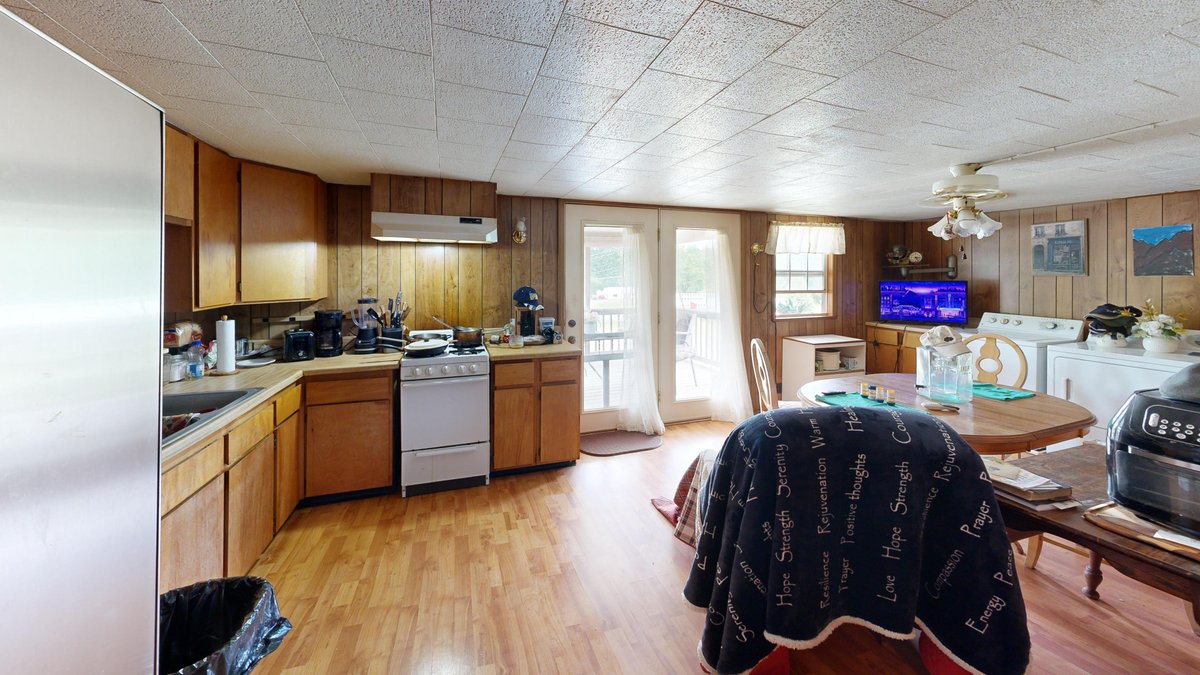 Image for Spacious 4 Bedroom with Garage Apartment in Weston
