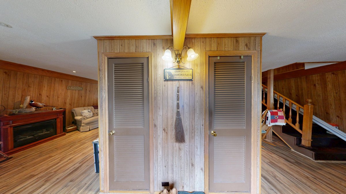Image for Spacious 4 Bedroom with Garage Apartment in Weston