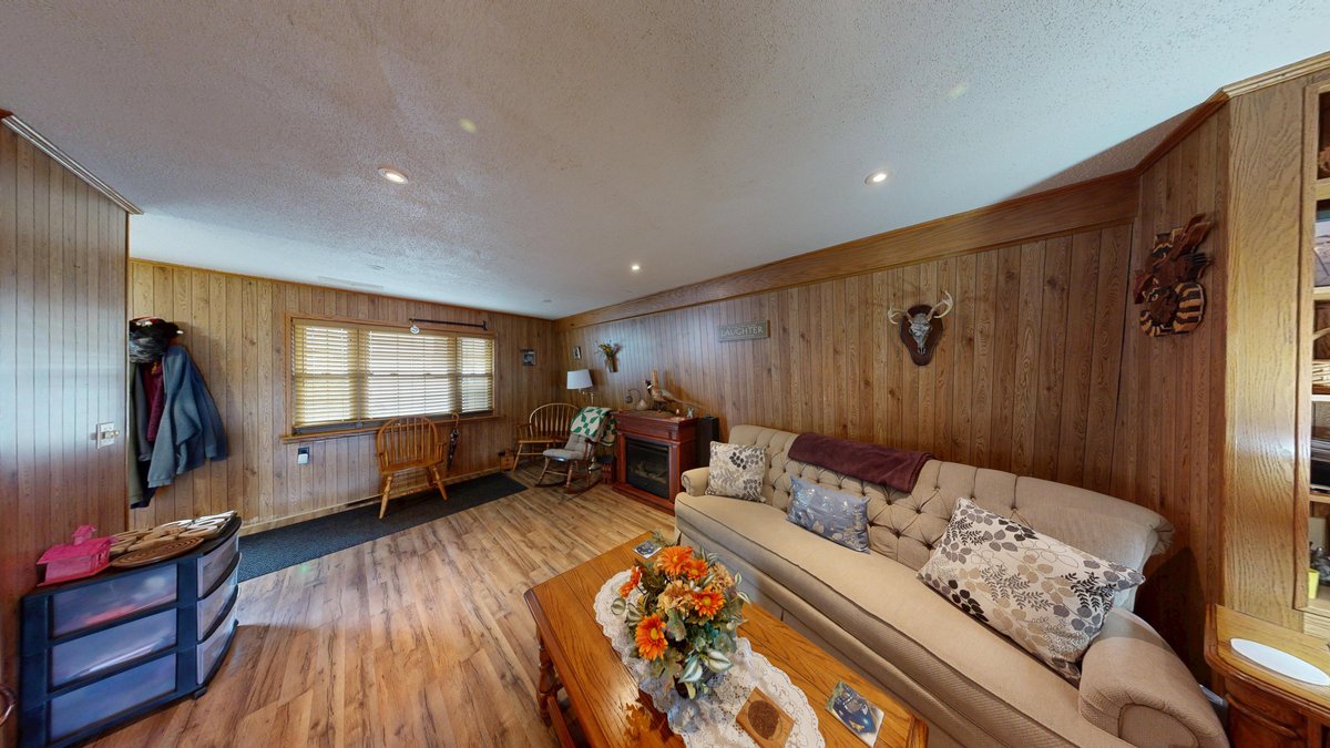 Image for Spacious 4 Bedroom with Garage Apartment in Weston