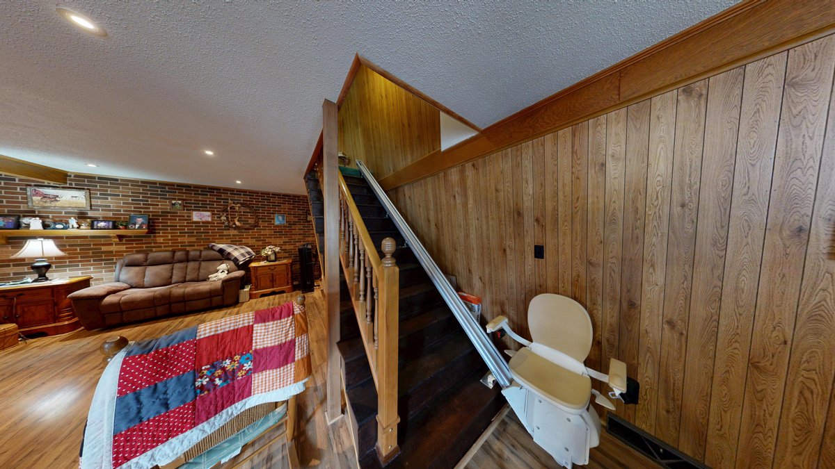 Image for Spacious 4 Bedroom with Garage Apartment in Weston