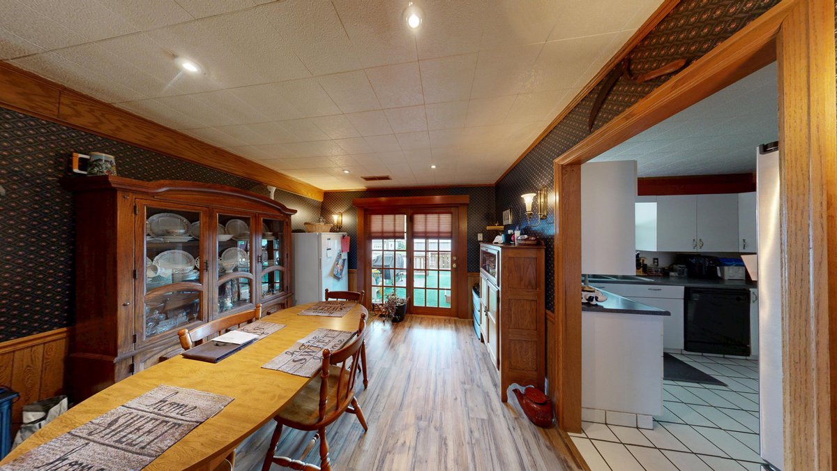 Image for Spacious 4 Bedroom with Garage Apartment in Weston