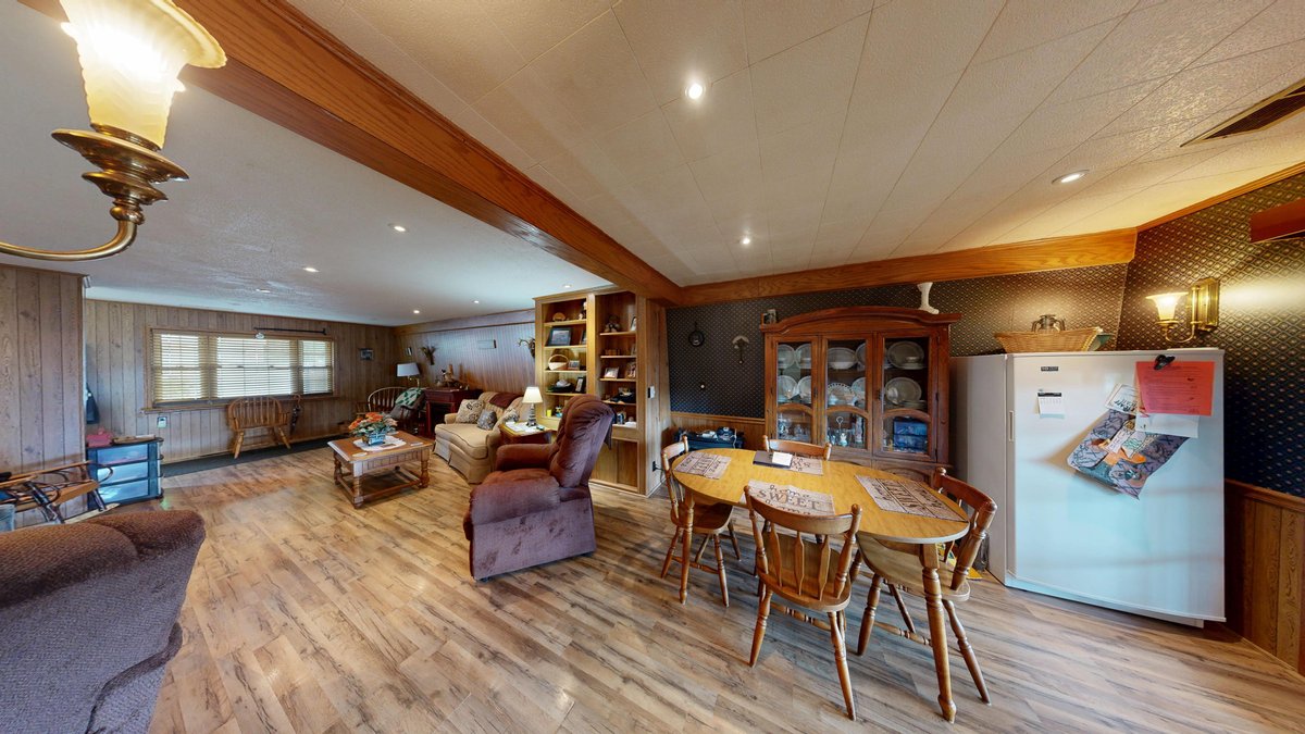 Image for Spacious 4 Bedroom with Garage Apartment in Weston