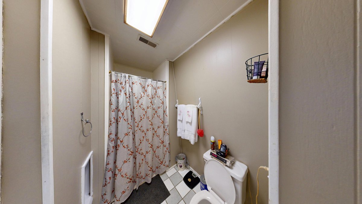 Image for Spacious 4 Bedroom with Garage Apartment in Weston